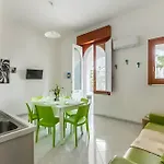 펜션 Anny Fronte Mare 아볼라