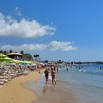 Anny Fronte Mare 펜션 *